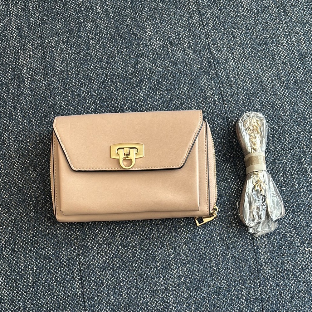 Elegant Tan Leather Women's Bag